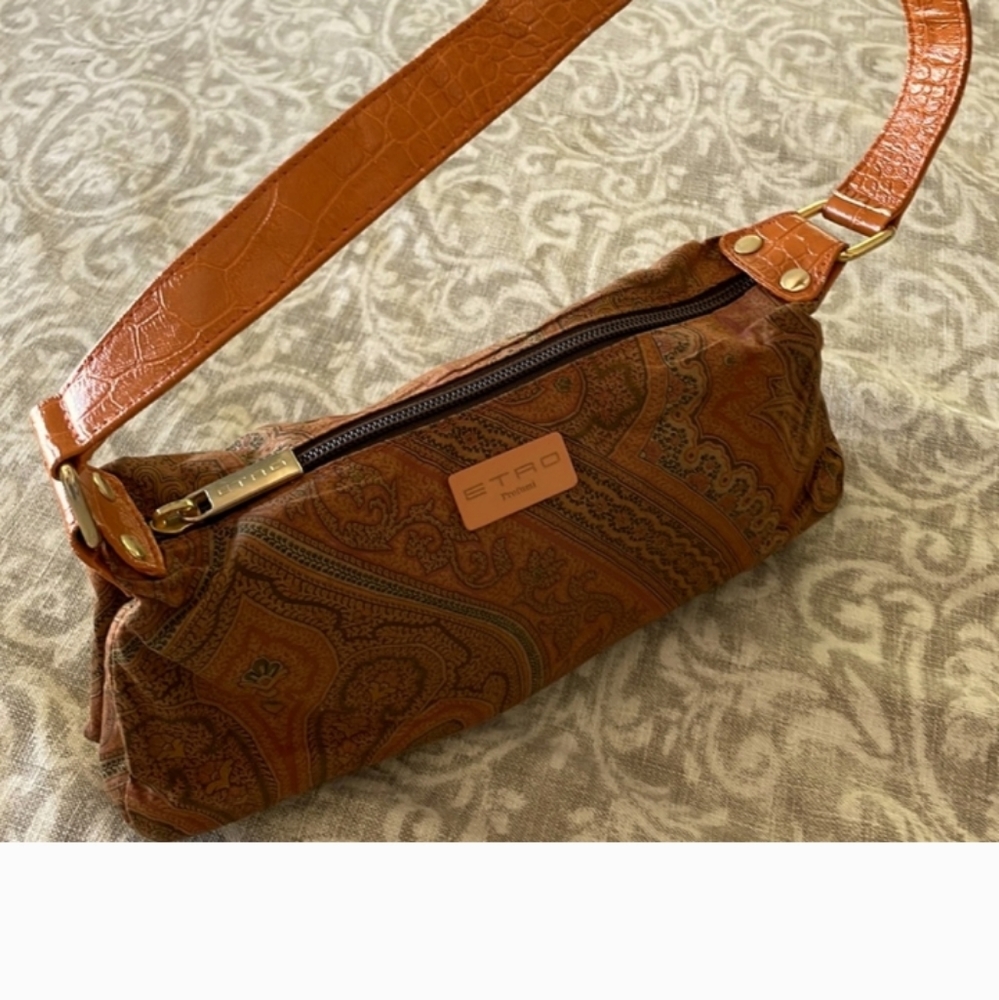ETRO 🎒